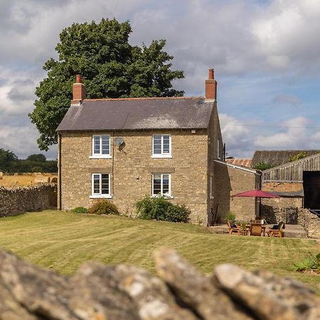 Ebberston Luxury Farmhouse With Stunning Views And Hot Tub מראה חיצוני תמונה