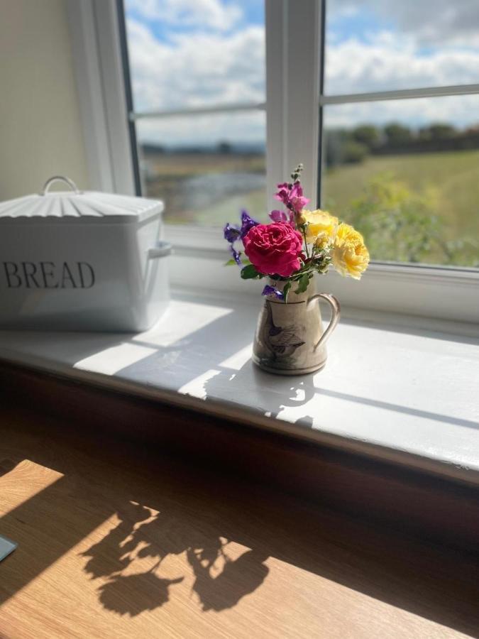Ebberston Luxury Farmhouse With Stunning Views And Hot Tub מראה חיצוני תמונה