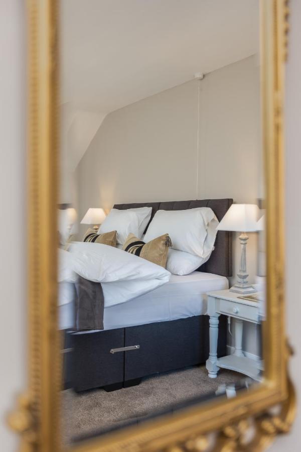 Ebberston Luxury Farmhouse With Stunning Views And Hot Tub מראה חיצוני תמונה