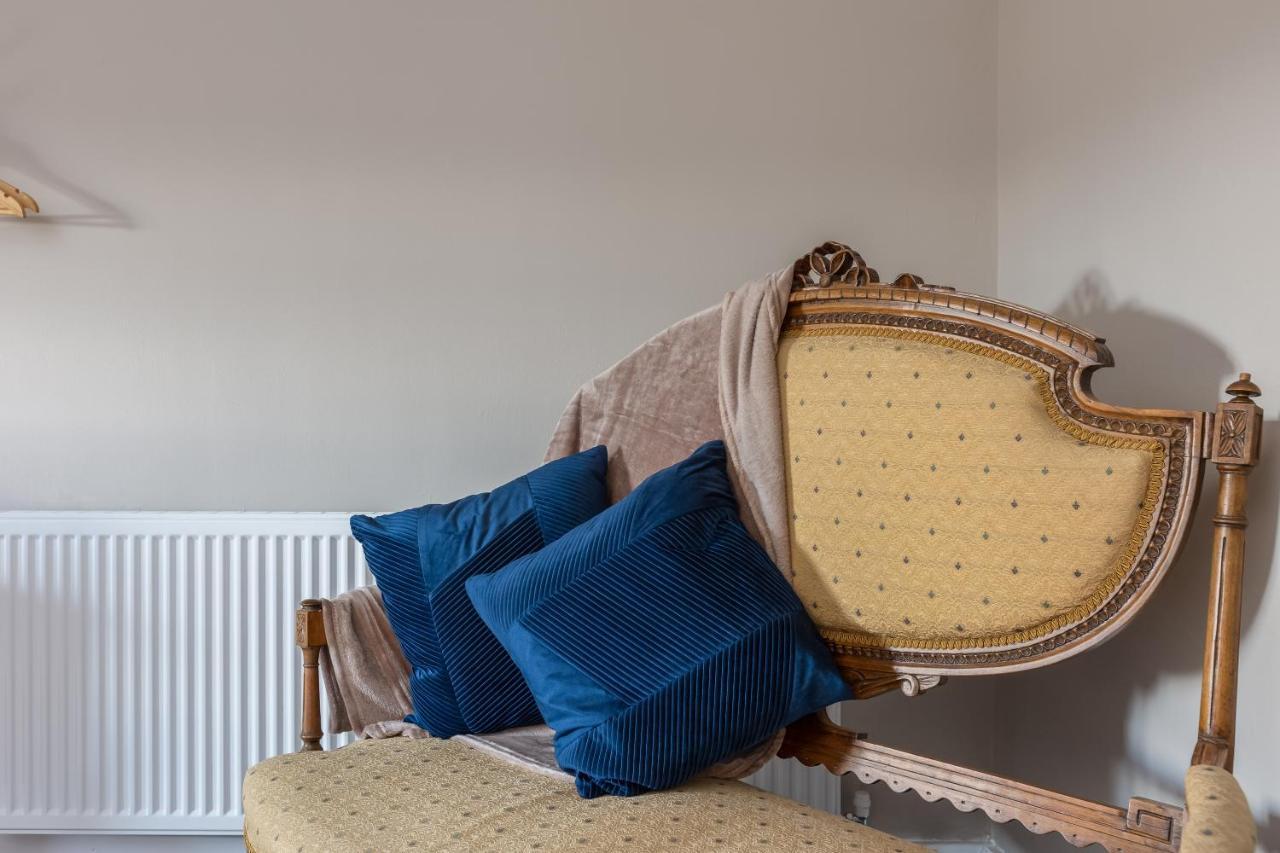 Ebberston Luxury Farmhouse With Stunning Views And Hot Tub מראה חיצוני תמונה