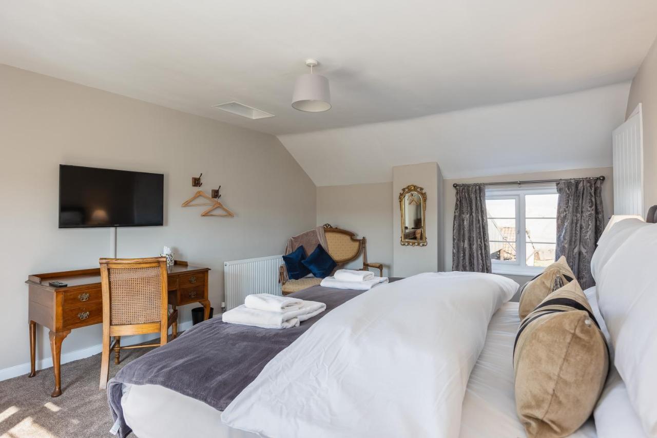 Ebberston Luxury Farmhouse With Stunning Views And Hot Tub מראה חיצוני תמונה
